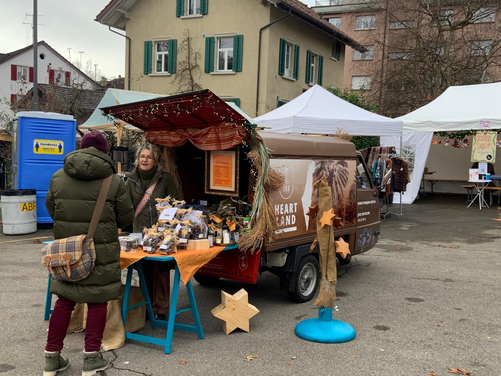Verkaufswagen mit Spezialitäten