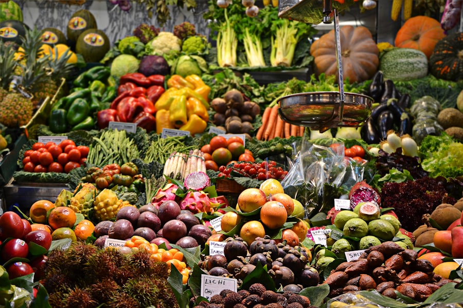 Marktstand mit frischem Gemüse